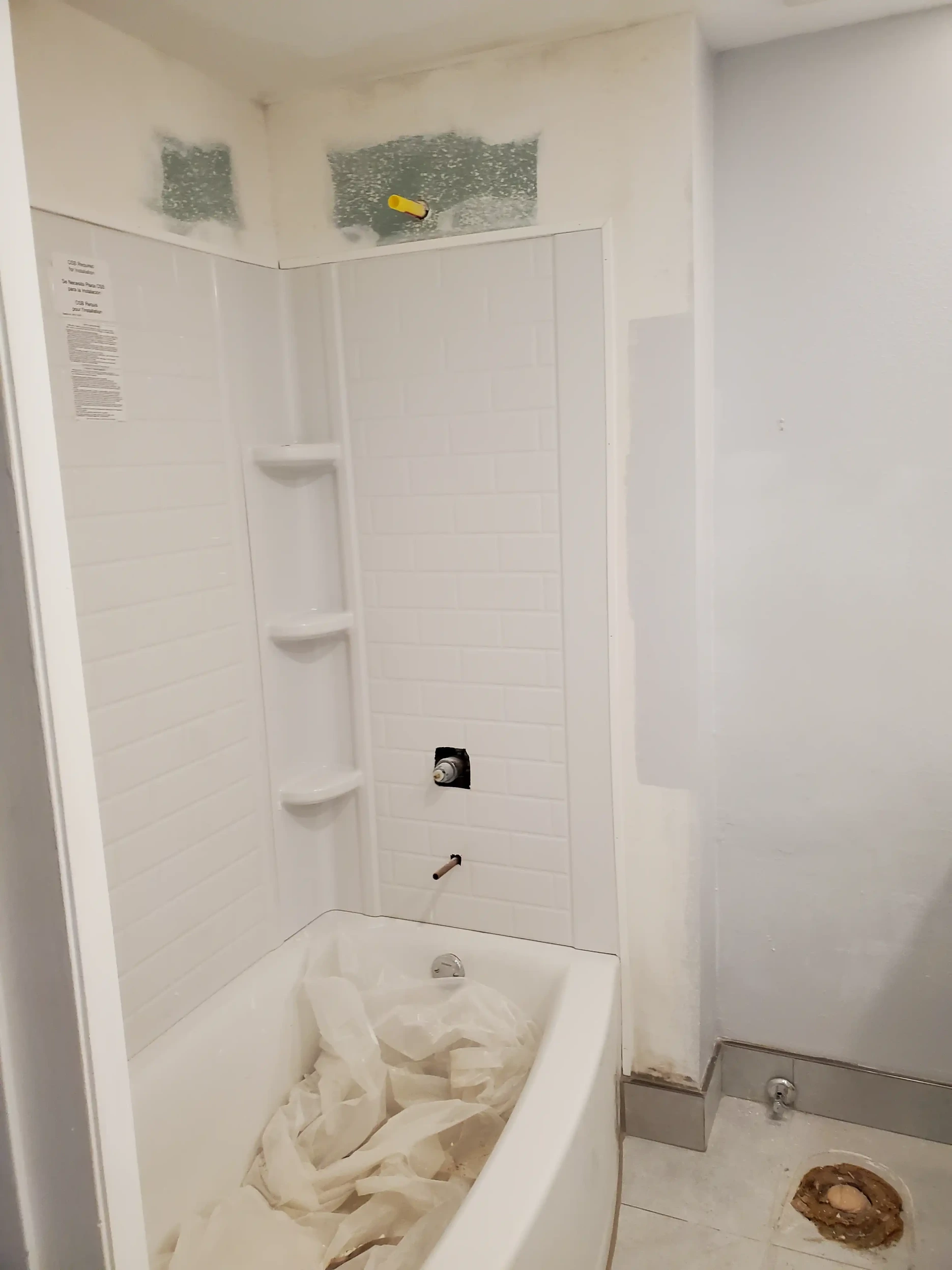 Luxury Master Bathroom - 01