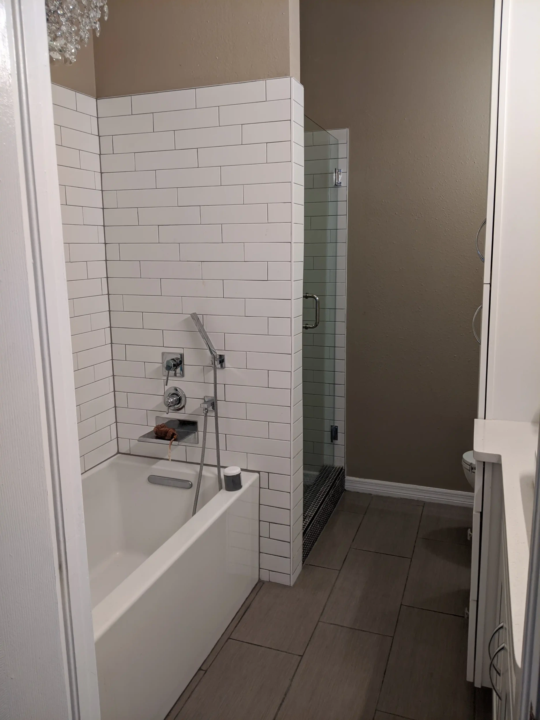 Luxury Master Bathroom - 02