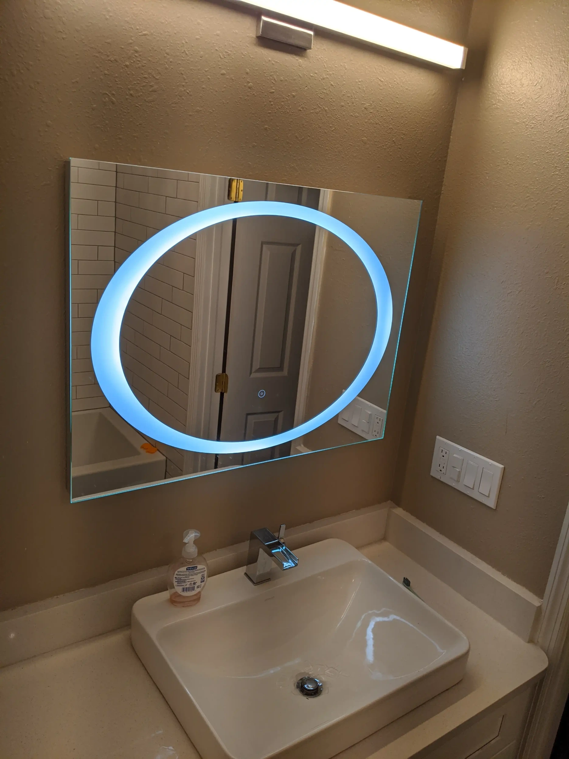 Luxury Master Bathroom - 03